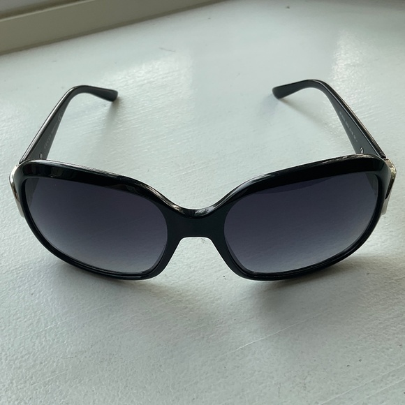 Authentic Gucci Sunglasses - Picture 7 of 11